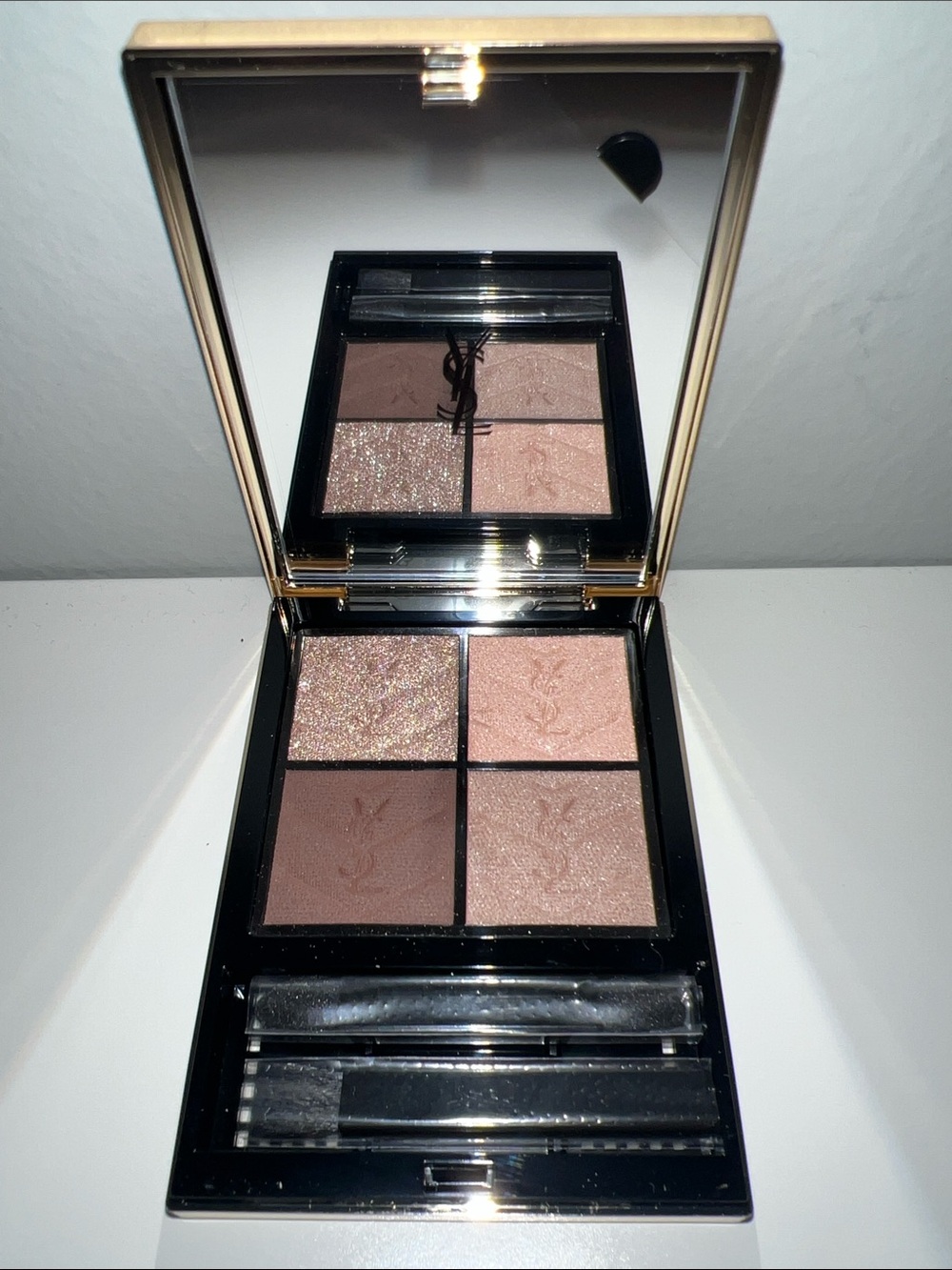 YSL 4-Pan Couture Mini Clutch Eyeshadow Palette in 100-Stora Dolls